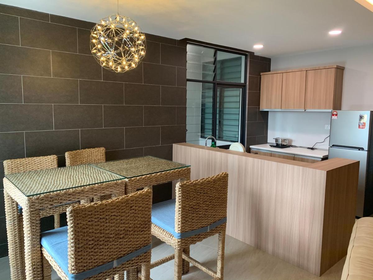 3Bedroom Rex Apartment 5Min Drive To Vivacity Кучинг Экстерьер фото
